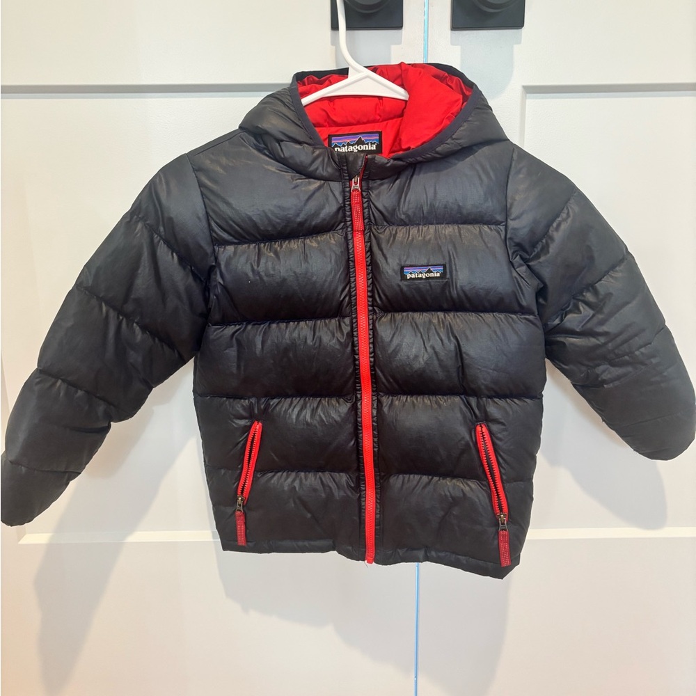 Patagonia Kids Hi-Lo Winter Coat, gently used. In great condition. Size 5T